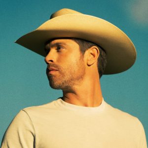 DustinLynch_BlueInTheSky_CVR_3000x3000 (1)